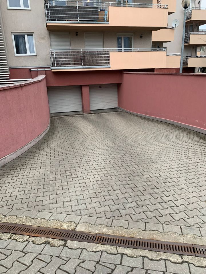 Garaż/miejsce parkingowe Kraków Podgórze, ul. Chmieleniec