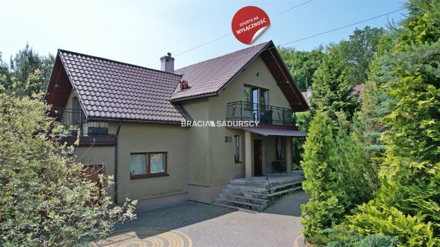 dom wolnostojący, 6 pokoi Łuczyce, ul. Szlachecka. Zdjęcie 1