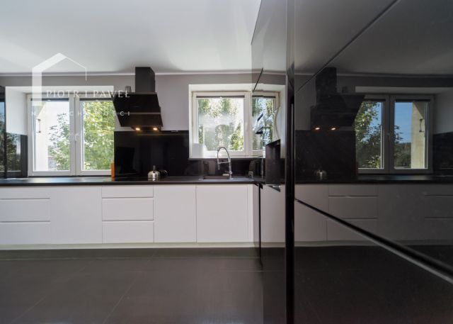 Mieszkanie 3-pokojowe Bielsko-Biała, ul. Żywiecka. Zdjęcie 2