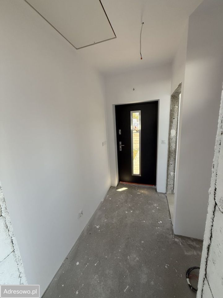 dom wolnostojący, 4 pokoje Różyny. Zdjęcie 13