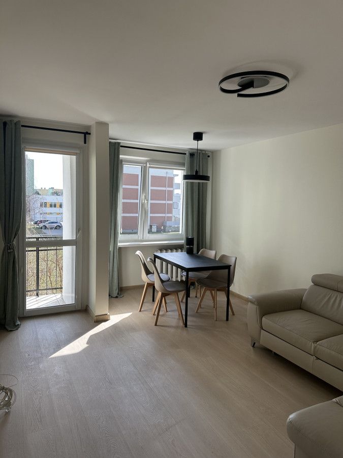 Mieszkanie 3-pokojowe Świdnica, ul. Ludwika Waryńskiego. Zdjęcie 2