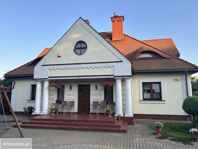 dom wolnostojący, 7 pokoi Hrubieszów Śródmieście, ul. 3 Maja. Zdjęcie 1