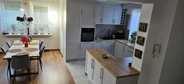 bliźniak, 5 pokoi Szczęsne, ul. Prosta. Zdjęcie 1