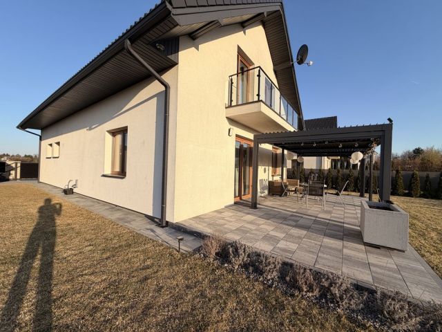 dom wolnostojący, 5 pokoi Konopnica. Zdjęcie 1