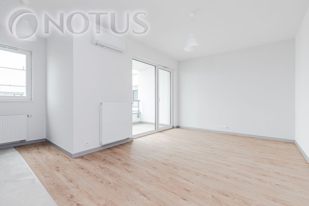 Mieszkanie 3-pokojowe Warszawa Włochy, ul. Równoległa. Zdjęcie 1