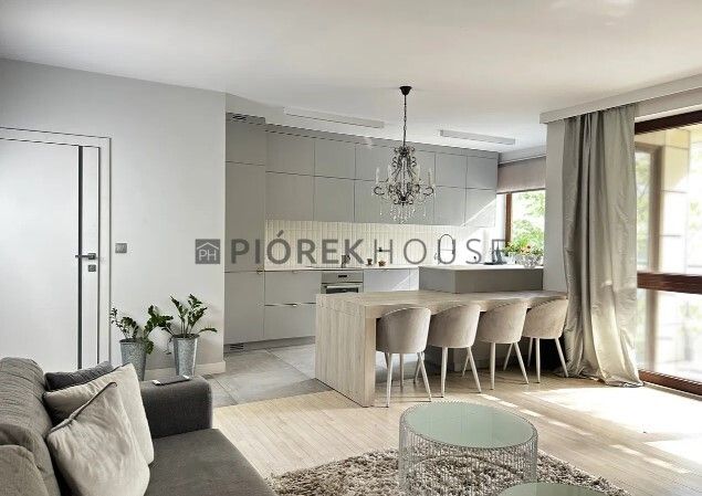 Mieszkanie 3-pokojowe Warszawa Śródmieście, ul. Dobra