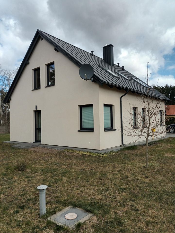 dom wolnostojący, 5 pokoi Kiełpino, ul. Urocza. Zdjęcie 3