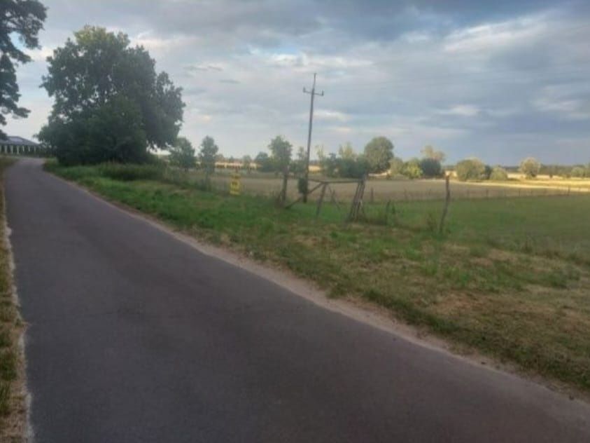 Działka budowlana Bobrowniki. Zdjęcie 1