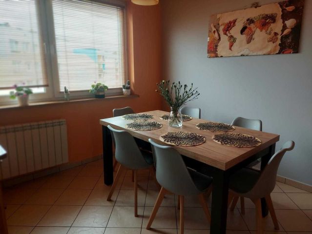 Mieszkanie 3-pokojowe Jelcz-Laskowice. Zdjęcie 1