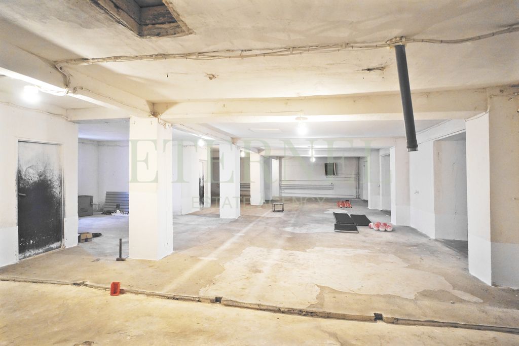 Hala/magazyn Lednica Górna. Zdjęcie 9