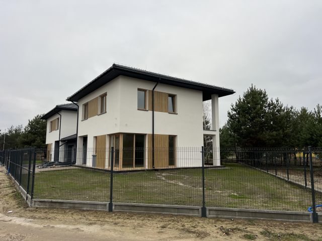 bliźniak, 5 pokoi Długa Szlachecka, Ks skorupki. Zdjęcie 1