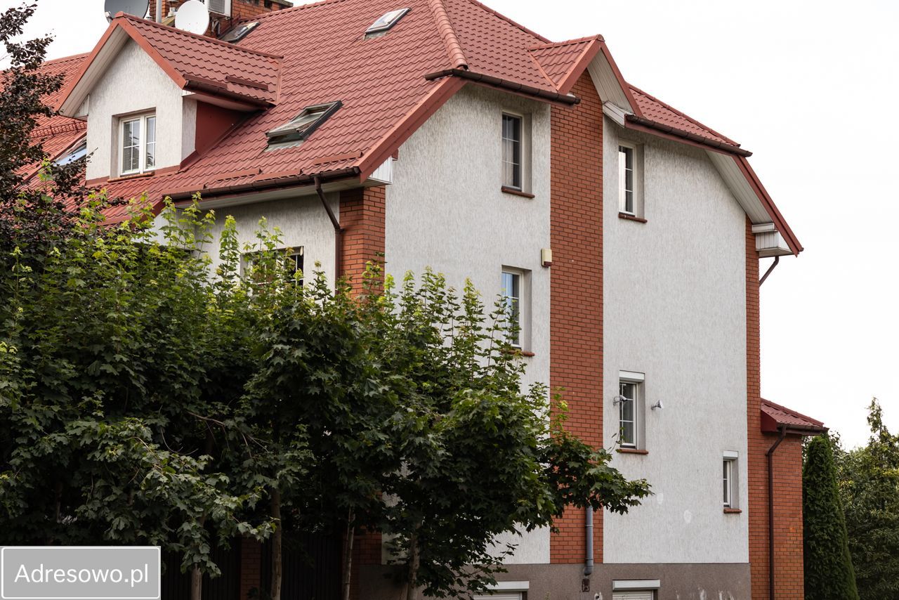 dom szeregowy, 9 pokoi Suwałki, ul. Tadeusza Lutostańskiego. Zdjęcie 2