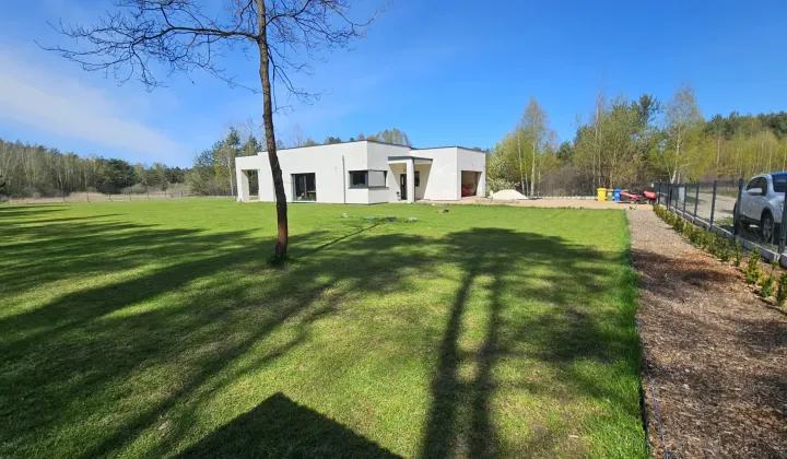 dom wolnostojący, 3 pokoje Oleśnik