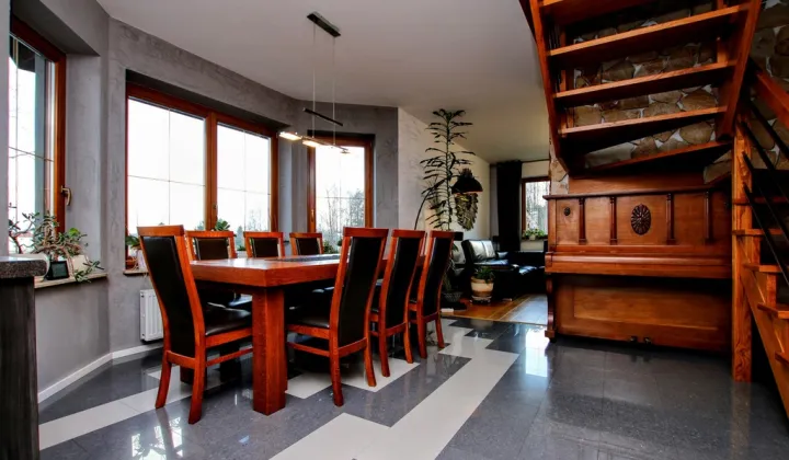 dom wolnostojący, 8 pokoi Głogów Małopolski, ul. Spacerowa