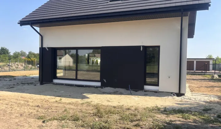 dom wolnostojący, 4 pokoje Rzerzęczyce, ul. Słoneczna