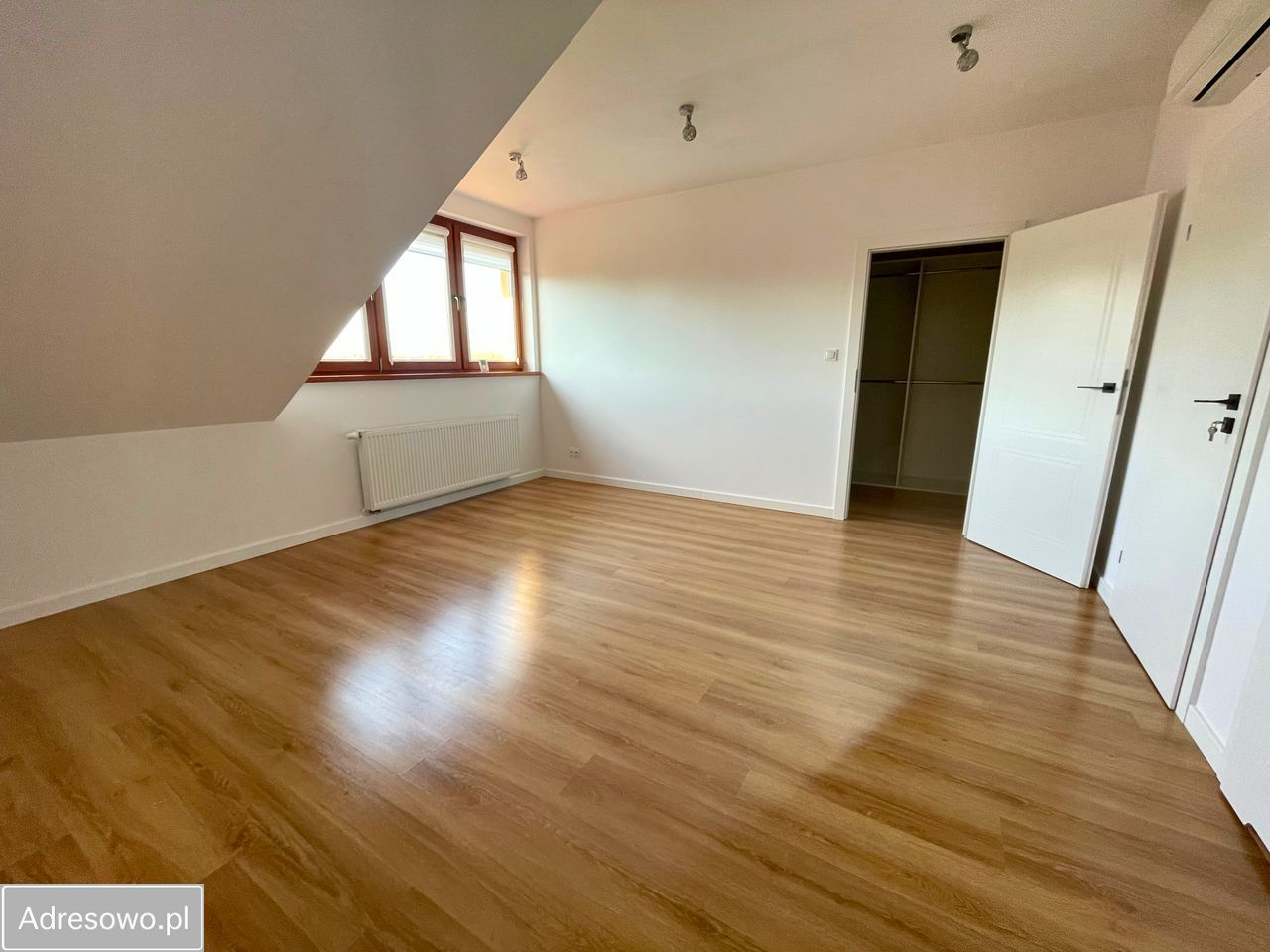 dom szeregowy, 4 pokoje Karwiany, ul. Sosnowa. Zdjęcie 10