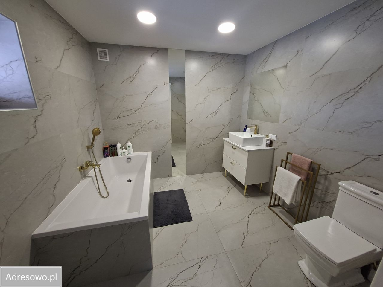 dom wolnostojący, 6 pokoi Skaratki. Zdjęcie 16