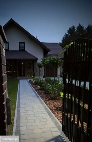 dom wolnostojący, 6 pokoi Nowe Miasto. Zdjęcie 1