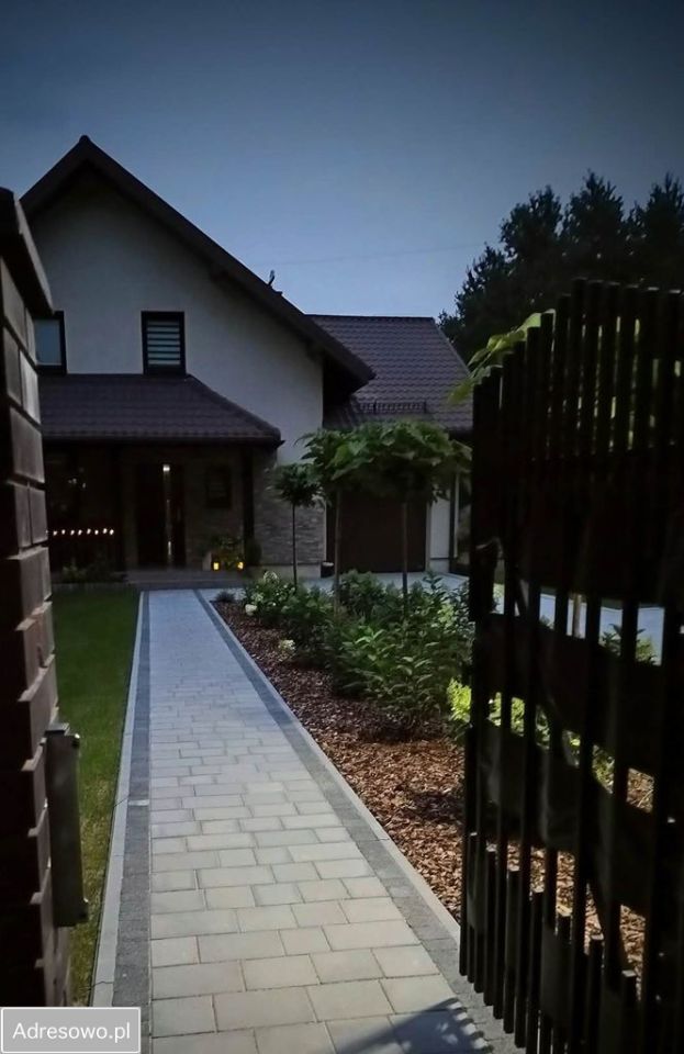 dom wolnostojący, 6 pokoi Nowe Miasto. Zdjęcie 1