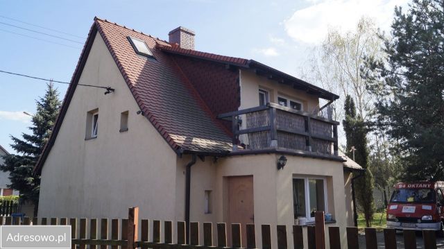 dom wolnostojący, 3 pokoje Jelcz-Laskowice Centrum, ul. Oławska. Zdjęcie 1