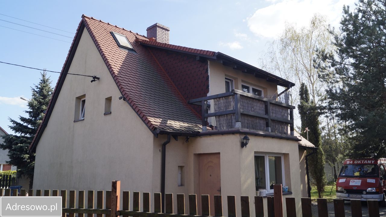 dom wolnostojący, 3 pokoje Jelcz-Laskowice Centrum, ul. Oławska