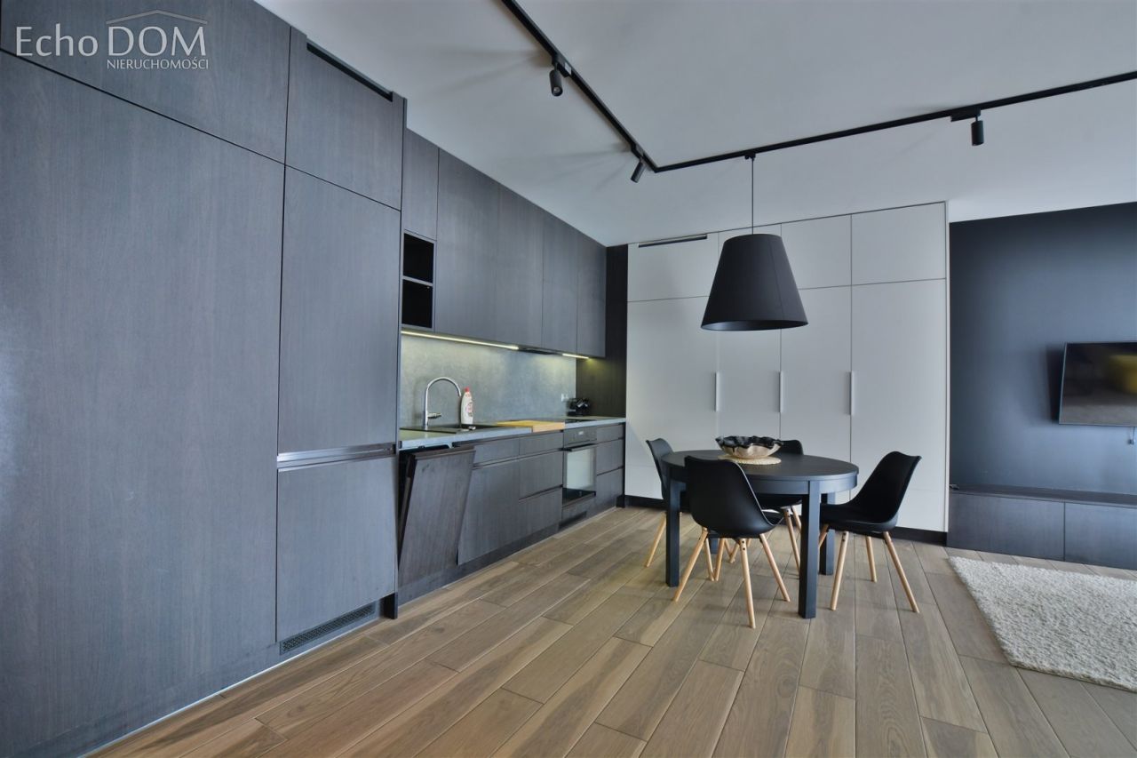 Mieszkanie 3-pokojowe Kraków Dębniki, ul. Komuny Paryskiej. Zdjęcie 2