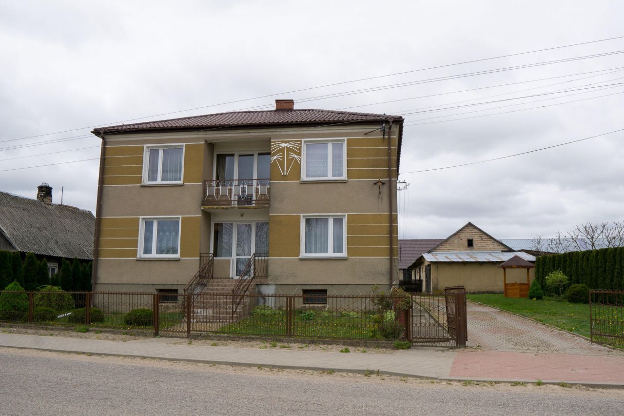 dom wolnostojący, 6 pokoi Mikicin. Zdjęcie 1