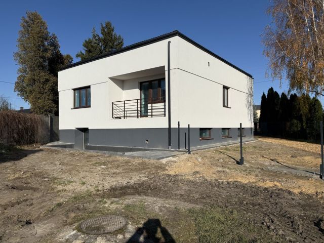 dom wolnostojący Częstochowa Wyczerpy Dolne, ul. Batalionów Chłopskich. Zdjęcie 1