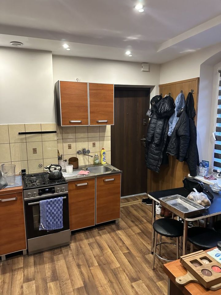 Mieszkanie 3-pokojowe Góra. Zdjęcie 4