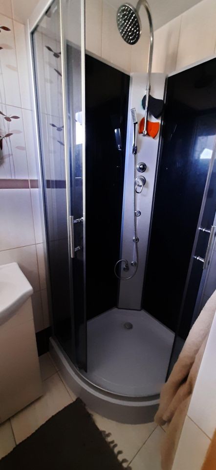 dom wolnostojący, 6 pokoi Radomsko Centrum, Prym. Wyszyńskiego. Zdjęcie 11