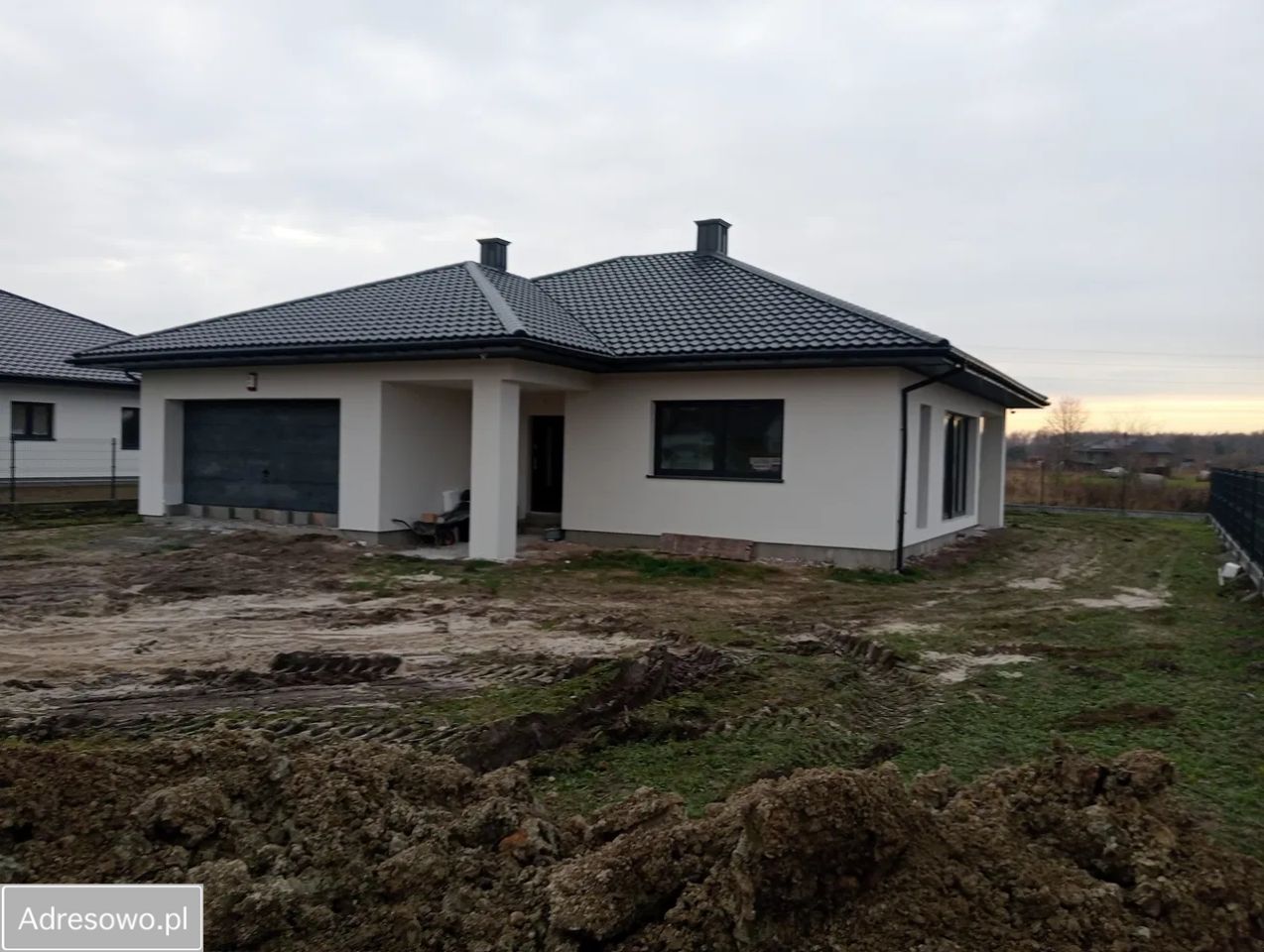 dom wolnostojący Sochaczew, ul. Kwiatowa. Zdjęcie 1