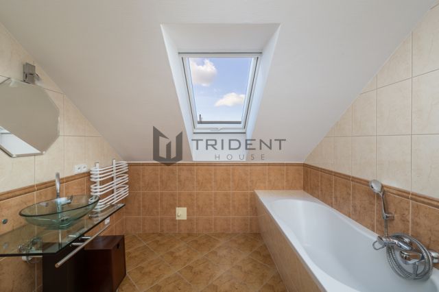 dom wolnostojący, 7 pokoi Łoś. Zdjęcie 16