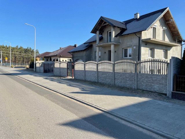 dom wolnostojący, 8 pokoi Chojęcin-Szum, ul. Pod Lasem. Zdjęcie 1