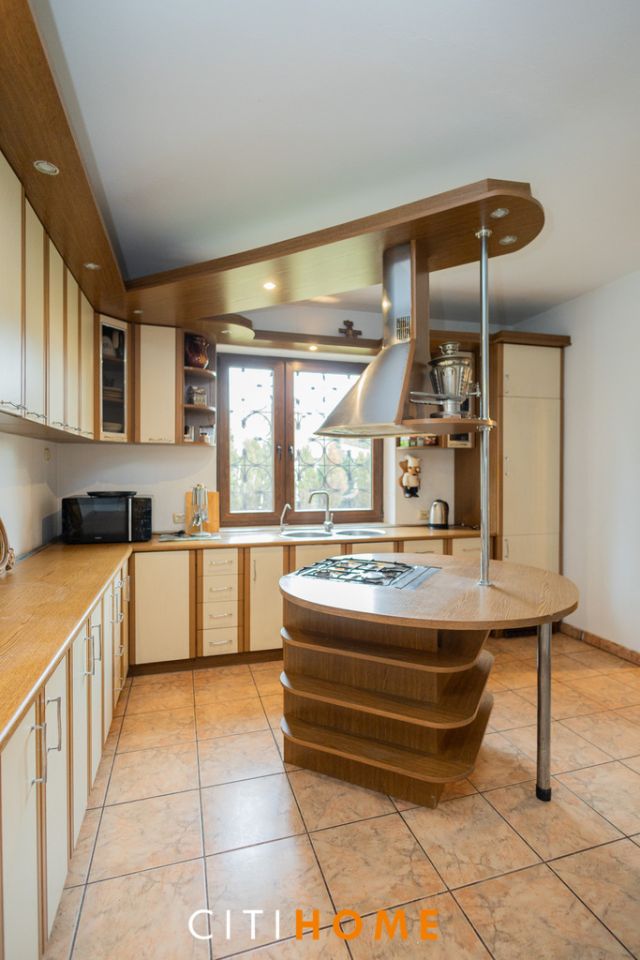 dom wolnostojący, 6 pokoi Łomianki. Zdjęcie 20