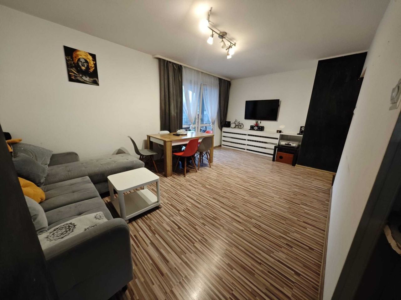 Mieszkanie 4-pokojowe Mysłowice Wesoła. Zdjęcie 1