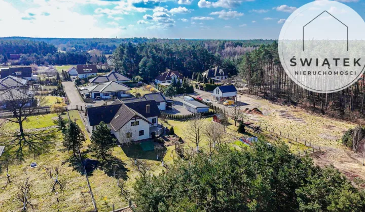 dom wolnostojący, 8 pokoi Czarne Błoto