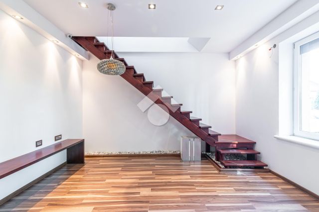 Lokal Kraków Podgórze Duchackie, ul. gen. Henryka Kamieńskiego. Zdjęcie 8