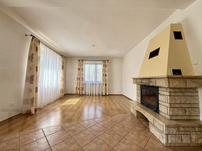 dom wolnostojący, 6 pokoi Katowice Kostuchna, ul. Truskawkowa