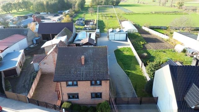 dom wolnostojący, 6 pokoi Poświętno. Zdjęcie 1