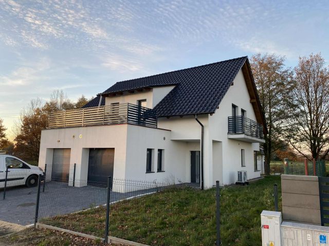 bliźniak, 4 pokoje Dobroszów Oleśnicki, ul. Czeska. Zdjęcie 1