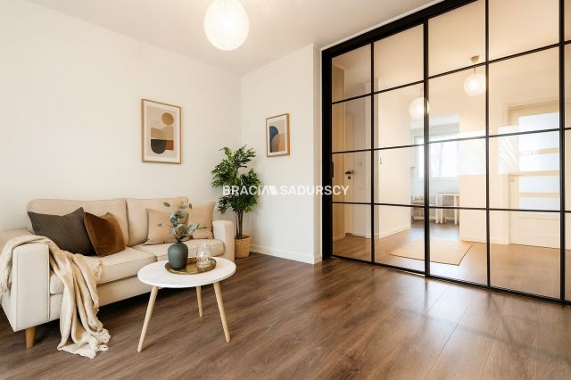 Mieszkanie 3-pokojowe Kraków Dębniki, ul. Kobierzyńska. Zdjęcie 1