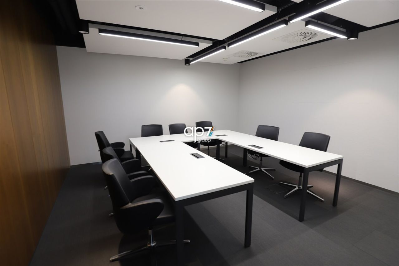 Biuro Kraków Prądnik Czerwony, ul. Pilotów. Zdjęcie 2