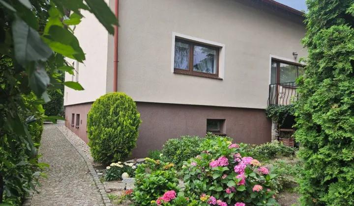 dom wolnostojący, 6 pokoi Zielona Góra Łężyca