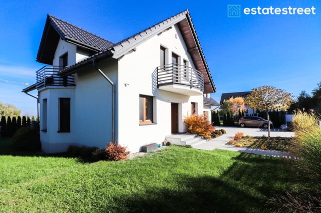 dom wolnostojący, 6 pokoi Bochnia, ul. św. Urbana. Zdjęcie 2