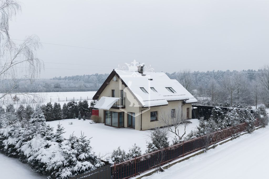 dom wolnostojący, 6 pokoi Nowy Prażmów, ul. Akacjowa