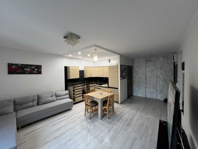 Mieszkanie 3-pokojowe Zielona Góra, ul. Franciszka Rzeźniczaka. Zdjęcie 1