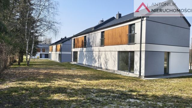 bliźniak, 5 pokoi Warszawa, ul. Obrębowa. Zdjęcie 2