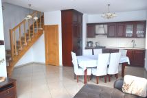 Mieszkanie 4-pokojowe Śrem Helenki, ul. Skłodowskiej-Curie. Zdjęcie 2