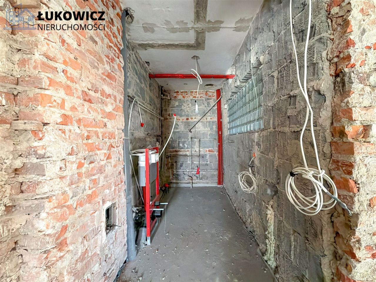 dom wolnostojący, 15 pokoi Jeleśnia. Zdjęcie 12