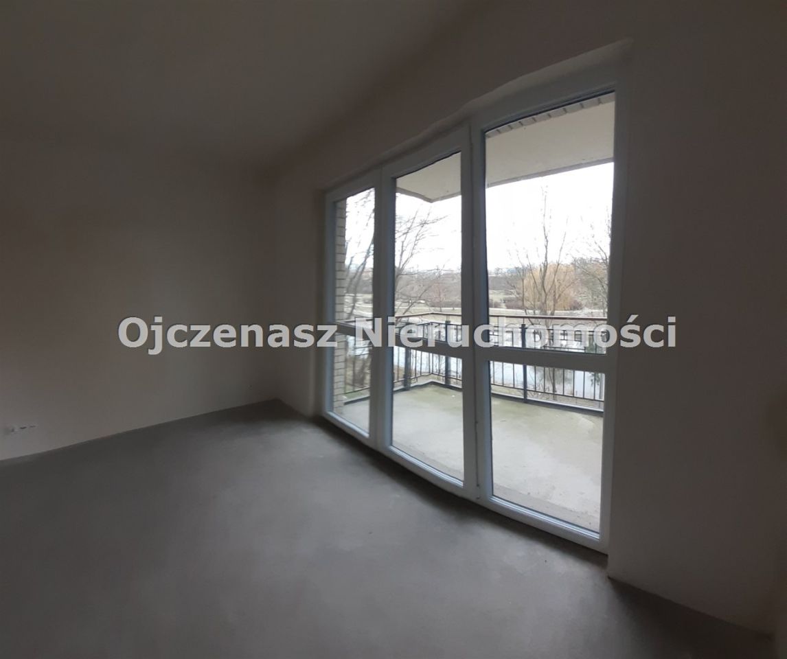 Mieszkanie 3-pokojowe Bydgoszcz Śródmieście, ul. Władysława Łokietka. Zdjęcie 2